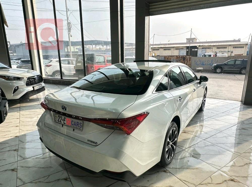 تويوتا أفالون